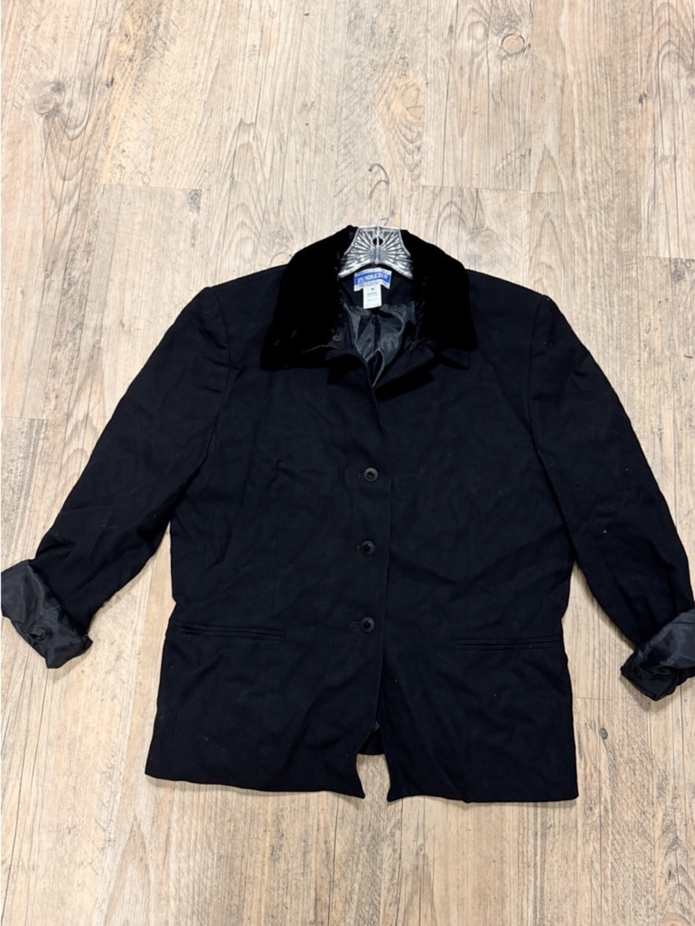 NWT 100% Virgin WoPendleton Women's Black Button-Front Blazer with Velvet Collar